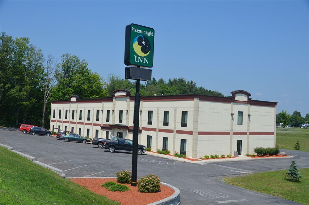 Pleasant Night Inn- Carthage Ny Buitenkant foto